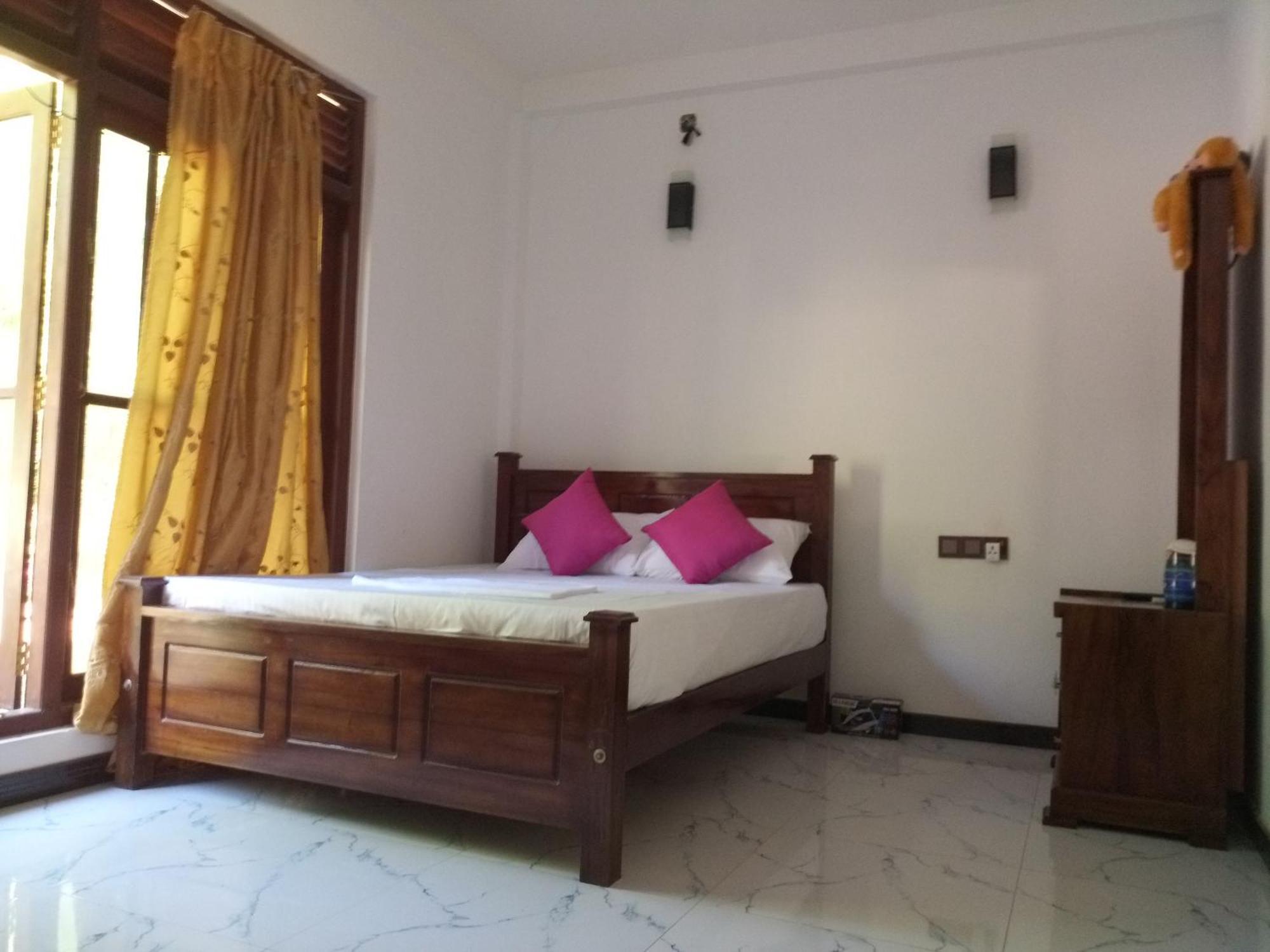 Silent Peacock Villa And Peacock Cafe Tangalle Chambre photo